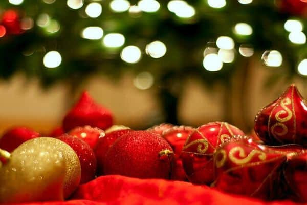 Bolas de Navidad desenfocadas